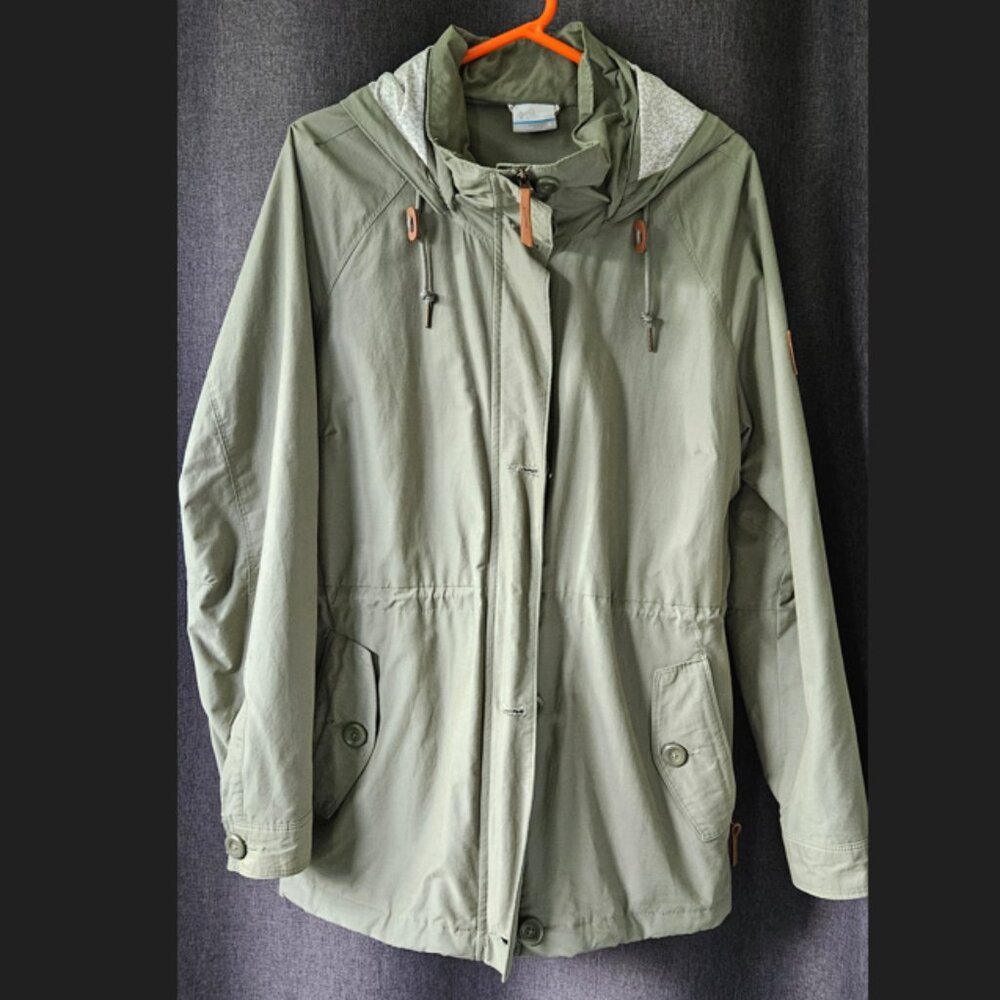 COLUMBIA light hooded jacket , size XL